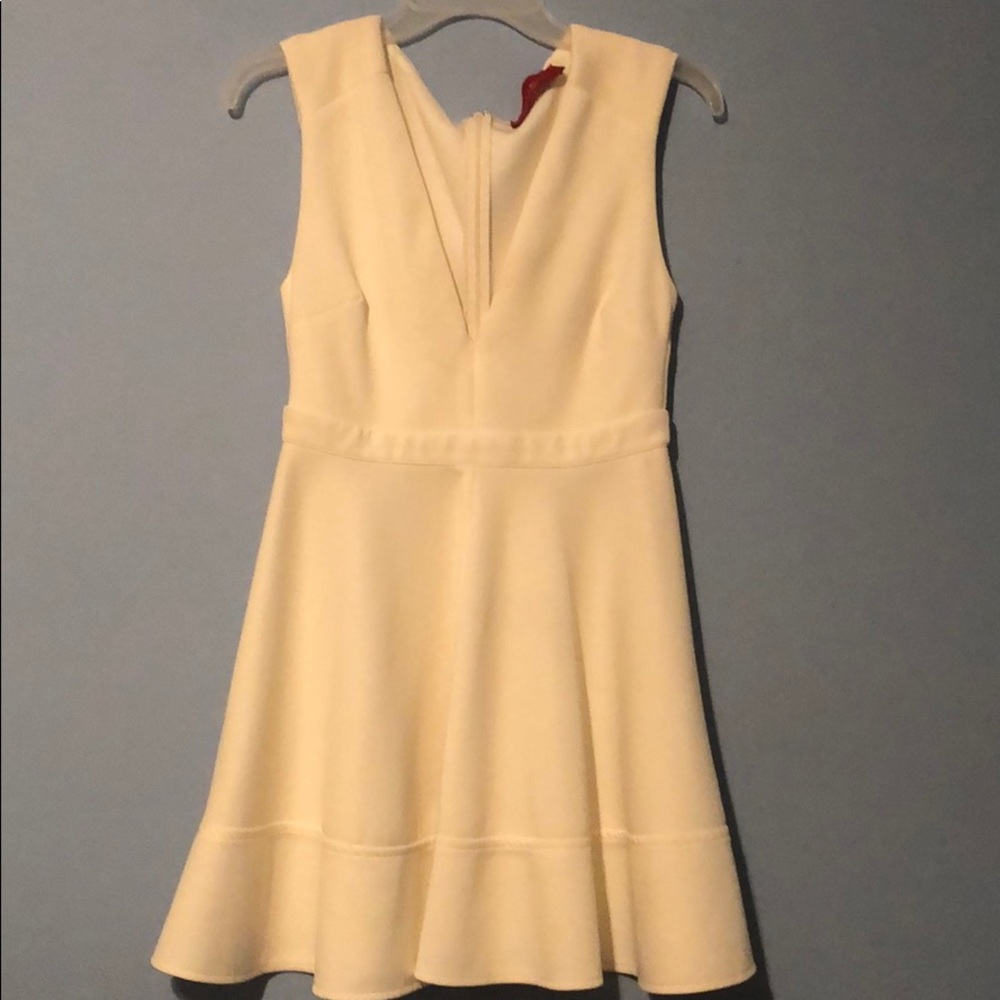 AKIRA Red label white dress